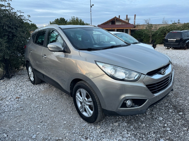 Hyundai IX35 2.0i ГАЗОВ ИНЖЕКЦИОН - автомобили, коли, обяви за нови и употребявани 4