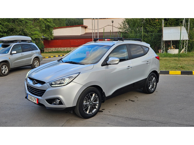 Hyundai IX35 2.0 Crdi AVTOMAT/4X4/KOJA/NAVIG/FACELIFT - автомобили, коли, обяви за нови и употребявани 1