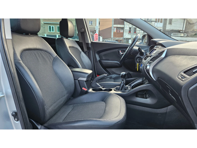 Hyundai IX35 2.0Crdi 4x4/Koja/Top sustoqnie - автомобили, коли, обяви за нови и употребявани 11