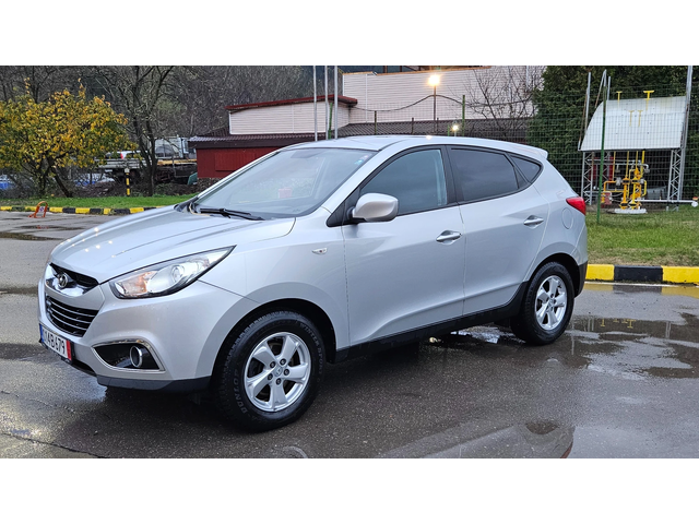 Hyundai IX35 1.7 Crdi 6skorost/Klima/Top sustoqnie - автомобили, коли, обяви за нови и употребявани 1
