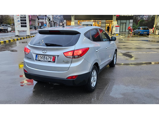 Hyundai IX35 1.7 Crdi 6skorost/Klima/Top sustoqnie - автомобили, коли, обяви за нови и употребявани 4