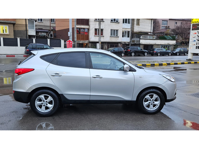 Hyundai IX35 1.7 Crdi 6skorost/Klima/Top sustoqnie - автомобили, коли, обяви за нови и употребявани 5