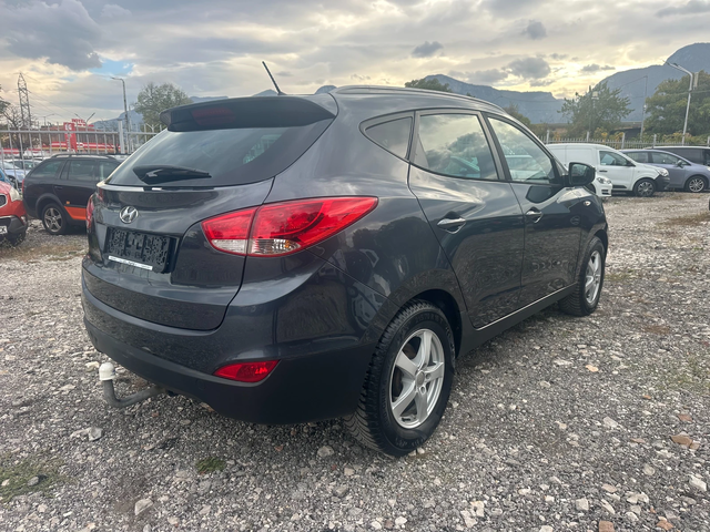 Hyundai IX35 2.0CRDI 136kc 4x4 - автомобили, коли, обяви за нови и употребявани 2
