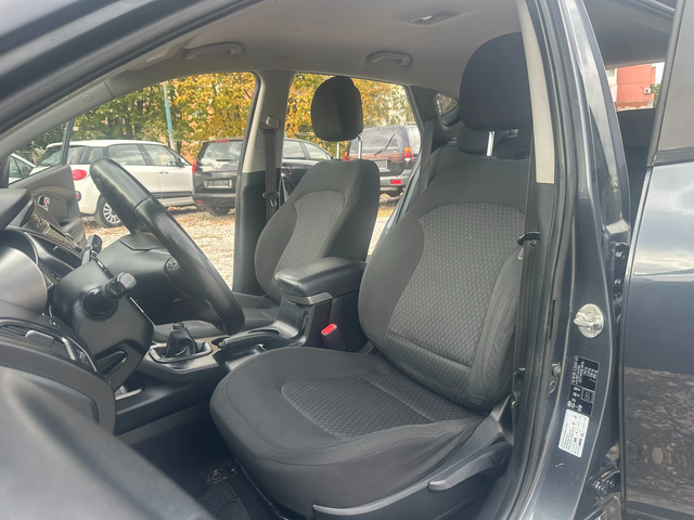 Hyundai IX35 2.0CRDI 136kc 4x4 - автомобили, коли, обяви за нови и употребявани 8