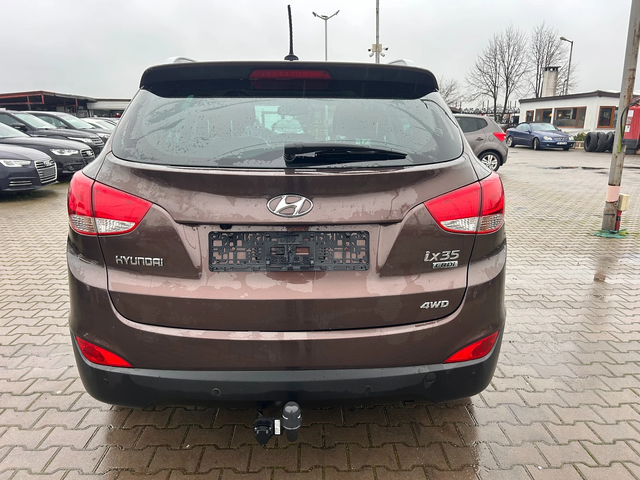 Hyundai IX35 2.0CRDI 4WD AVTOMAT/PANORAMA/KOJA/NAVI EURO 5 - автомобили, коли, обяви за нови и употребявани 6