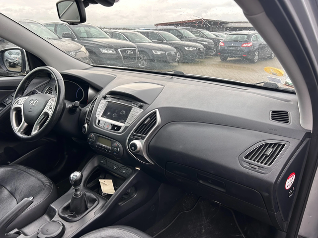 Hyundai IX35 2.0CRDI 4WD PANORAMA/KOJA/NAVI EURO 5 - автомобили, коли, обяви за нови и употребявани 9