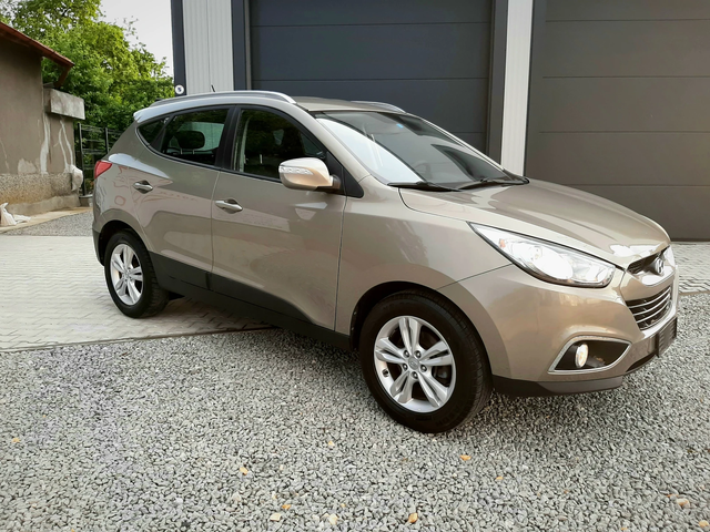 Hyundai IX35 2.0CRDi 6ск. - автомобили, коли, обяви за нови и употребявани 1