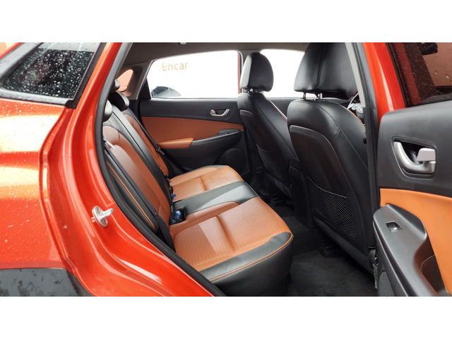 Hyundai Kona Diesel 1.6 Modern Pop - автомобили, коли, обяви за нови и употребявани 11