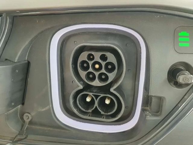 Hyundai Kona Premium 64 kWh FACELIFT* * * SOH98% - автомобили, коли, обяви за нови и употребявани 13