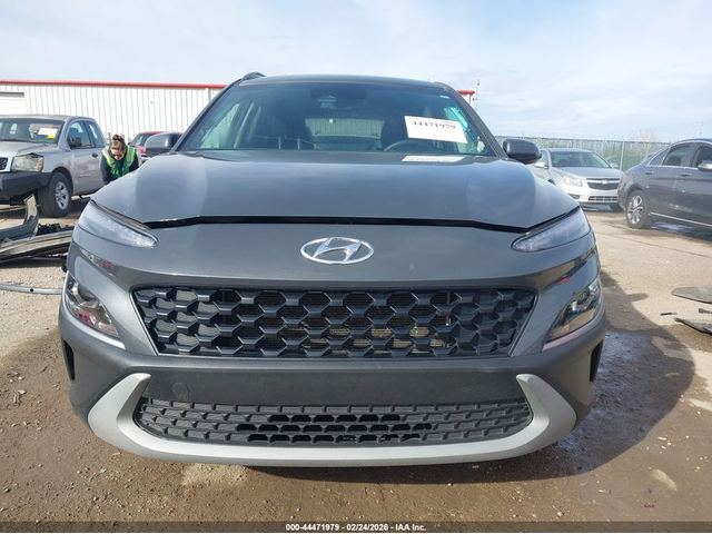 Hyundai Kona 2.0L I-4 DOHC, VVT, 147HP Front Wheel Drive - автомобили, коли, обяви за нови и употребявани 12