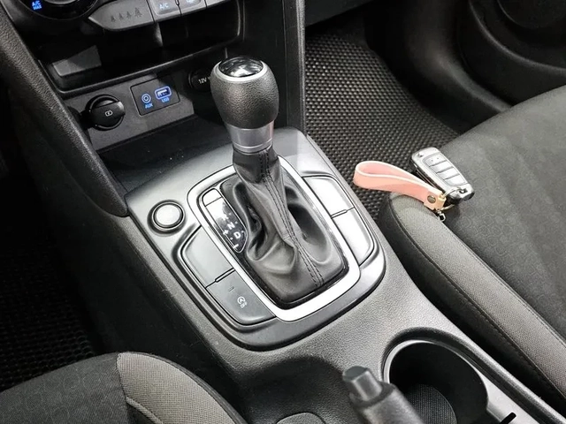 Hyundai Kona 1.6 - автомобили, коли, обяви за нови и употребявани 8