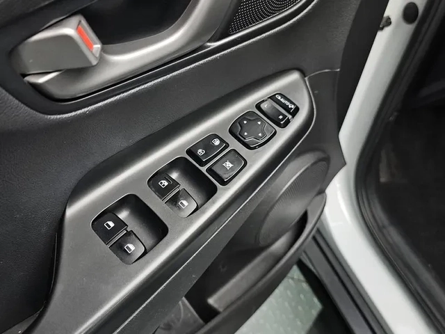 Hyundai Kona 1.6T - автомобили, коли, обяви за нови и употребявани 16