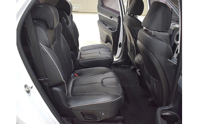 Hyundai Palisade Diesel 2.2 2WD Exclusive - автомобили, коли, обяви за нови и употребявани 9