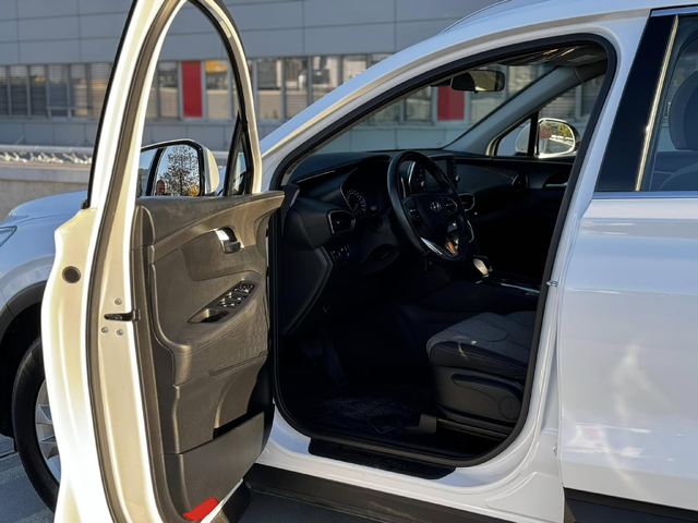 Hyundai Santa fe 2.2 4WD 8 скорости Реална 2021г - автомобили, коли, обяви за нови и употребявани 1
