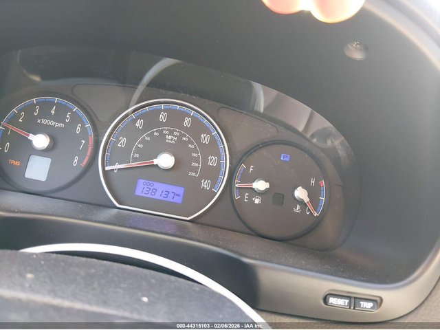 Hyundai Santa fe 2.7L V-6 DOHC, VVT, 185HP Front Wheel Drive - автомобили, коли, обяви за нови и употребявани 6