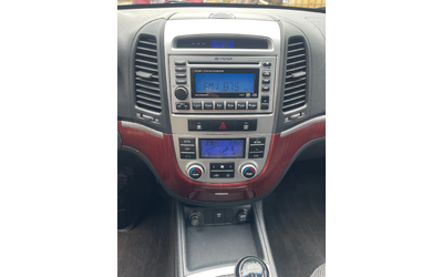 Hyundai Santa fe 2.2CRDi-150к.с/ 4х4/ 6скорости/ Климатроник/Италия - автомобили, коли, обяви за нови и употребявани 13