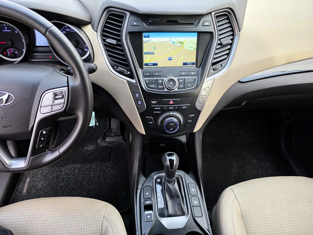 Hyundai Santa fe 2.2crdi/4WD/Automatic/Style - автомобили, коли, обяви за нови и употребявани 8