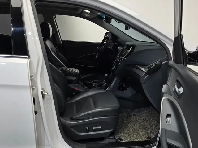 Hyundai Santa fe 2.2 4Wd Exclusive - автомобили, коли, обяви за нови и употребявани 10