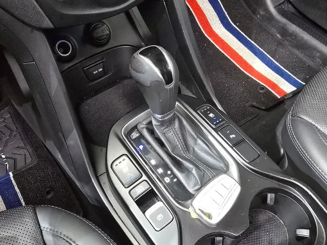 Hyundai Santa fe 2.0 4Wd Exclusive Special - автомобили, коли, обяви за нови и употребявани 8