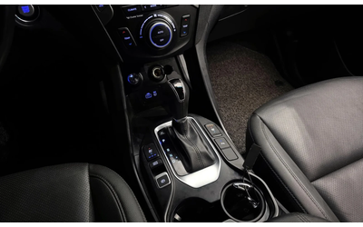 Hyundai Santa fe Diesel 2.0 2Wd - автомобили, коли, обяви за нови и употребявани 7