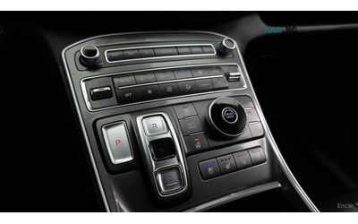 Hyundai Santa fe 2.2 2WD PREMIUM* КОЖА* ОБДУХВ* НАВИ* КАМЕРА - автомобили, коли, обяви за нови и употребявани 6