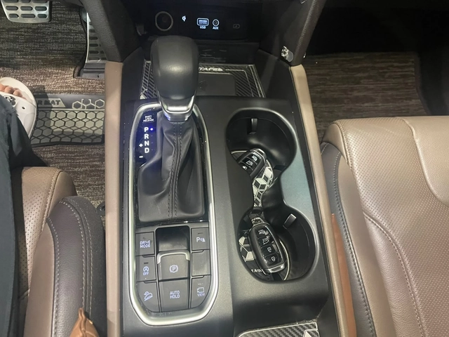 Hyundai Santa fe 2.2D ! 4WD ! Prestige ! - автомобили, коли, обяви за нови и употребявани 16
