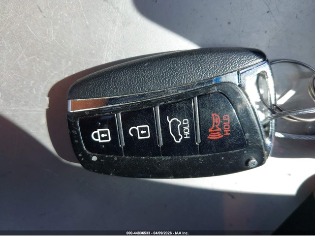 Hyundai SANTA FE SPORT 2.4L I-4 DI, DOHC, VVT, 185HP Front Wheel Drive - автомобили, коли, обяви за нови и употребявани 10