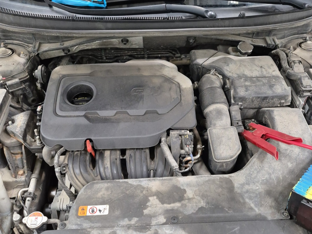 Hyundai Sonata 2.4L 4cyl Front Wheel Drive - автомобили, коли, обяви за нови и употребявани 15