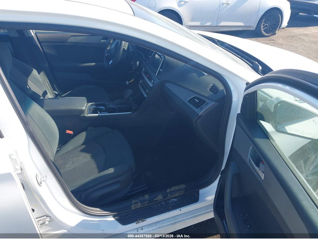 Hyundai Sonata 2.4L I-4 DI, DOHC, VVT, 185HP Front Wheel Drive - автомобили, коли, обяви за нови и употребявани 4