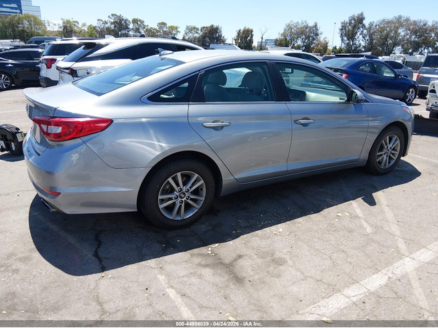 Hyundai Sonata 2.4L I-4 DI, DOHC, VVT, 185HP Front Wheel Drive - автомобили, коли, обяви за нови и употребявани 3