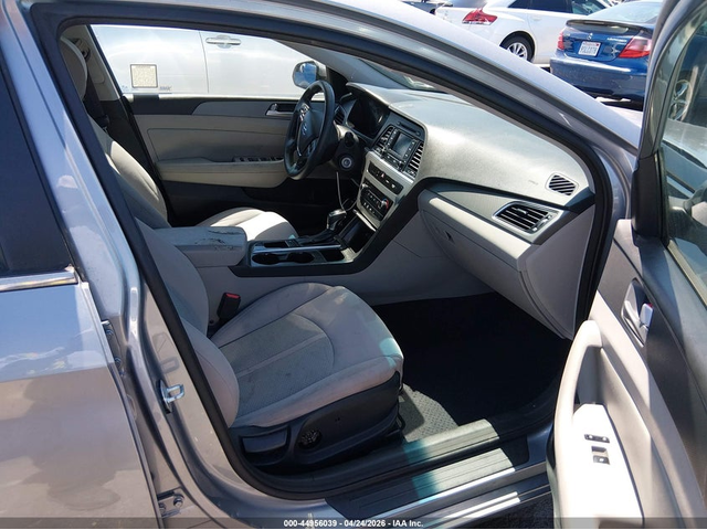 Hyundai Sonata 2.4L I-4 DI, DOHC, VVT, 185HP Front Wheel Drive - автомобили, коли, обяви за нови и употребявани 4