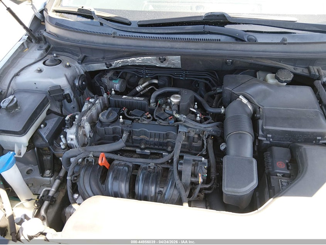Hyundai Sonata 2.4L I-4 DI, DOHC, VVT, 185HP Front Wheel Drive - автомобили, коли, обяви за нови и употребявани 9