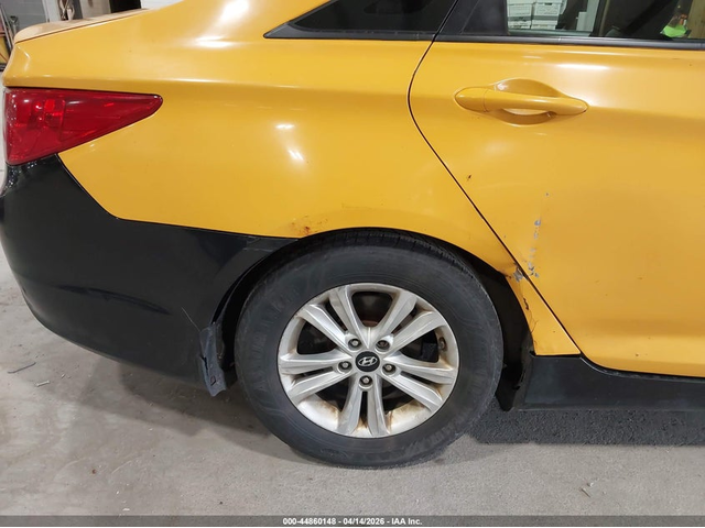 Hyundai Sonata 2.4L I-4 DI, DOHC, VVT, 190HP Front Wheel Drive - автомобили, коли, обяви за нови и употребявани 5