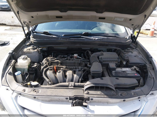 Hyundai Sonata 2.4L I-4 DI, DOHC, VVT, 190HP Front Wheel Drive - автомобили, коли, обяви за нови и употребявани 9