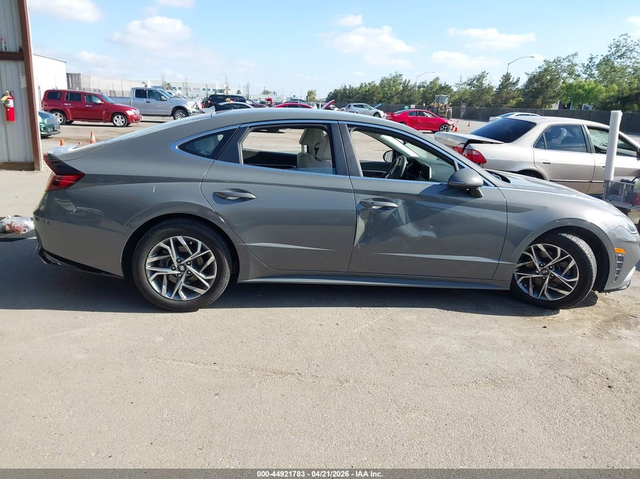 Hyundai Sonata 2.5L I-4 DI, DOHC, VVT, 191HP Front Wheel Drive - автомобили, коли, обяви за нови и употребявани 12