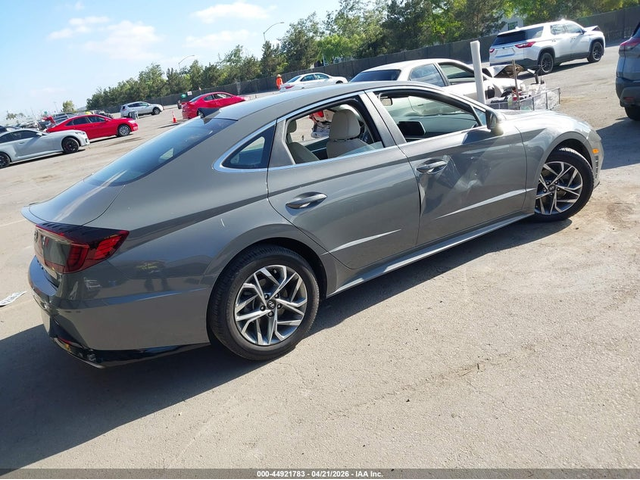 Hyundai Sonata 2.5L I-4 DI, DOHC, VVT, 191HP Front Wheel Drive - автомобили, коли, обяви за нови и употребявани 3