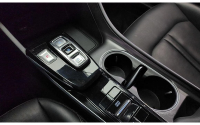 Hyundai Sonata - автомобили, коли, обяви за нови и употребявани 8