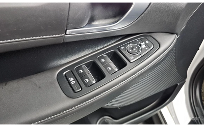 Hyundai Sonata - автомобили, коли, обяви за нови и употребявани 12