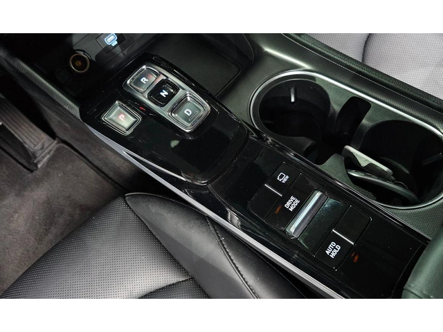 Hyundai Sonata - автомобили, коли, обяви за нови и употребявани 8