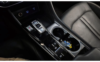 Hyundai Sonata - автомобили, коли, обяви за нови и употребявани 8