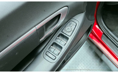 Hyundai Sonata - автомобили, коли, обяви за нови и употребявани 12