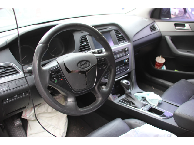 Hyundai Sonata ударен - продава се цял - автомобили, коли, обяви за нови и употребявани 9