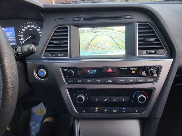 Hyundai Sonata 2.0 Style Special - автомобили, коли, обяви за нови и употребявани 14