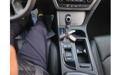 Hyundai Sonata 2.0 Style Special - автомобили, коли, обяви за нови и употребявани 15