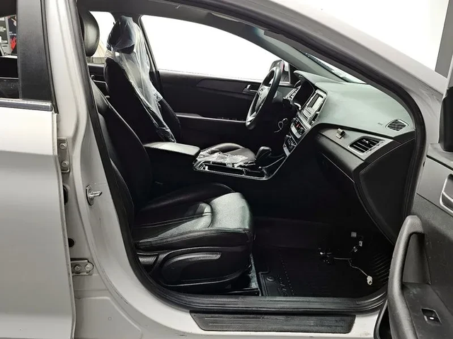 Hyundai Sonata 2.0 Style - автомобили, коли, обяви за нови и употребявани 10