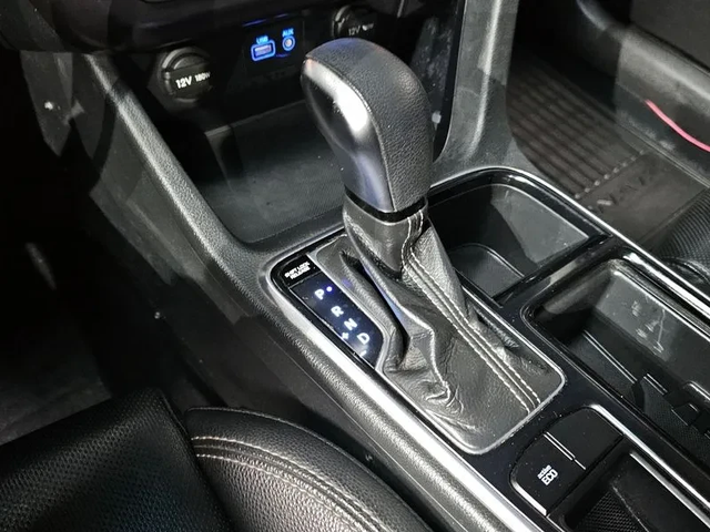 Hyundai Sonata 2.0 Style - автомобили, коли, обяви за нови и употребявани 8