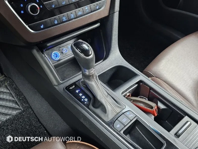 Hyundai Sonata 2.0 Smart - автомобили, коли, обяви за нови и употребявани 8