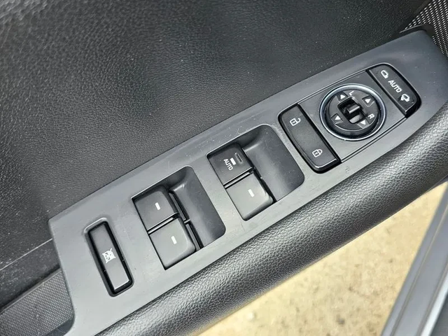 Hyundai Sonata - автомобили, коли, обяви за нови и употребявани 14