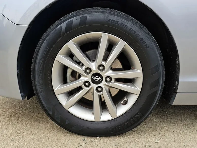 Hyundai Sonata - автомобили, коли, обяви за нови и употребявани 4