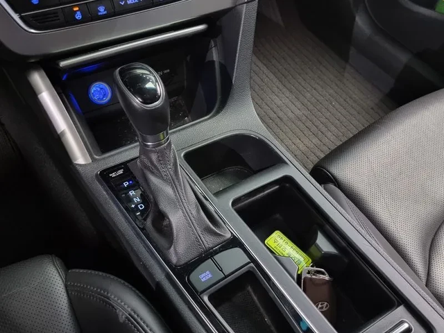 Hyundai Sonata 2.0 Smart - автомобили, коли, обяви за нови и употребявани 8